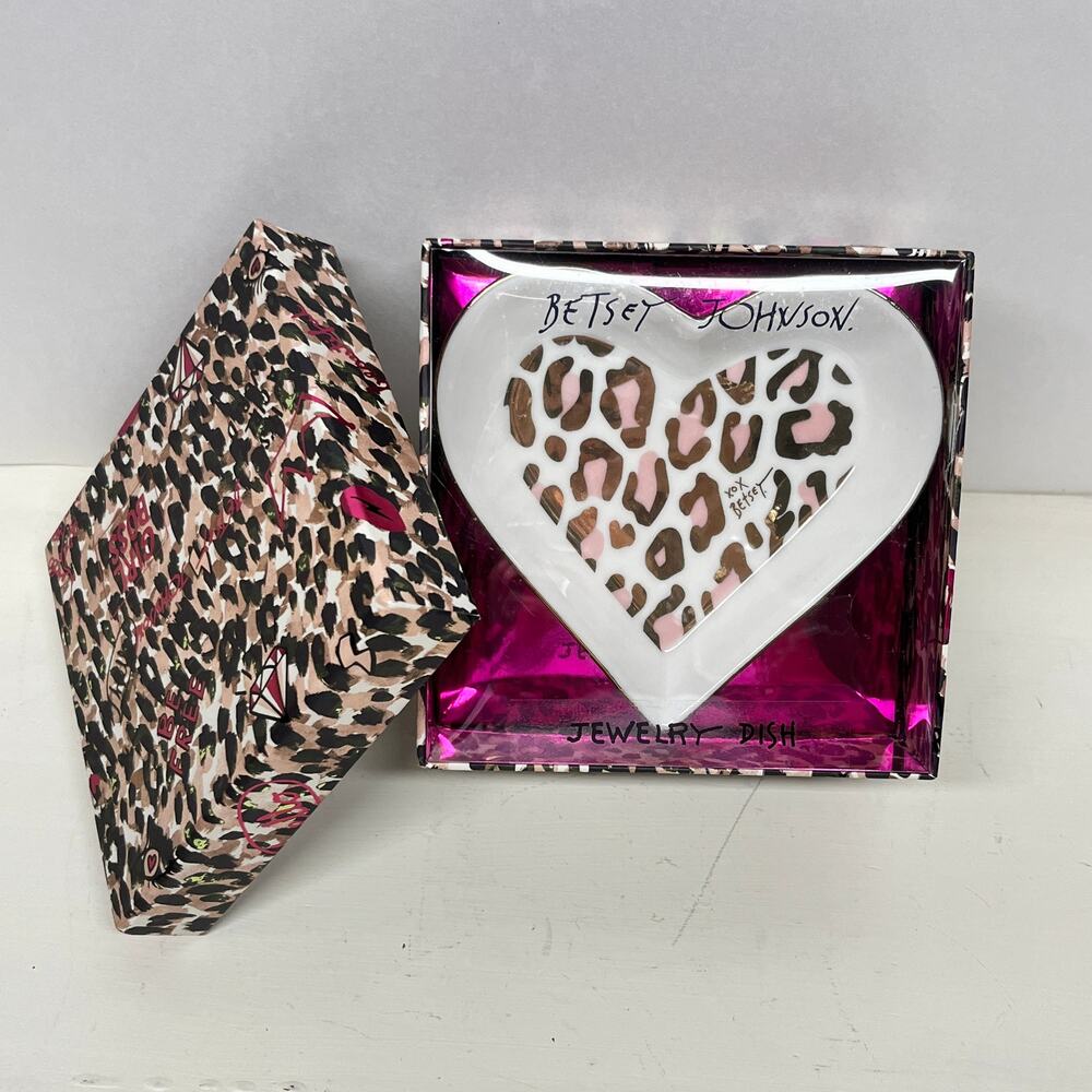 Betsey Johnson Ceramic Heart Jewelry Dish Tray